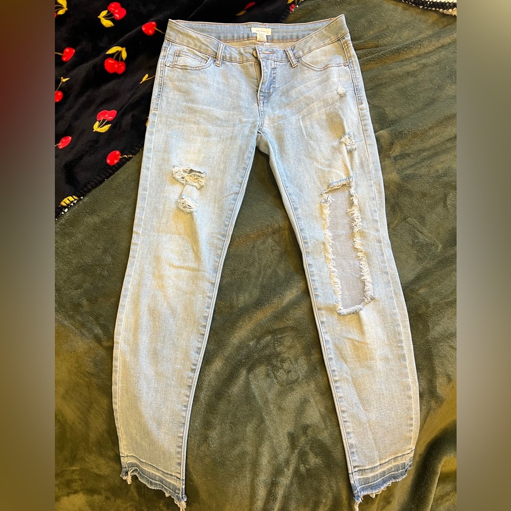 Ripped skinny jeans